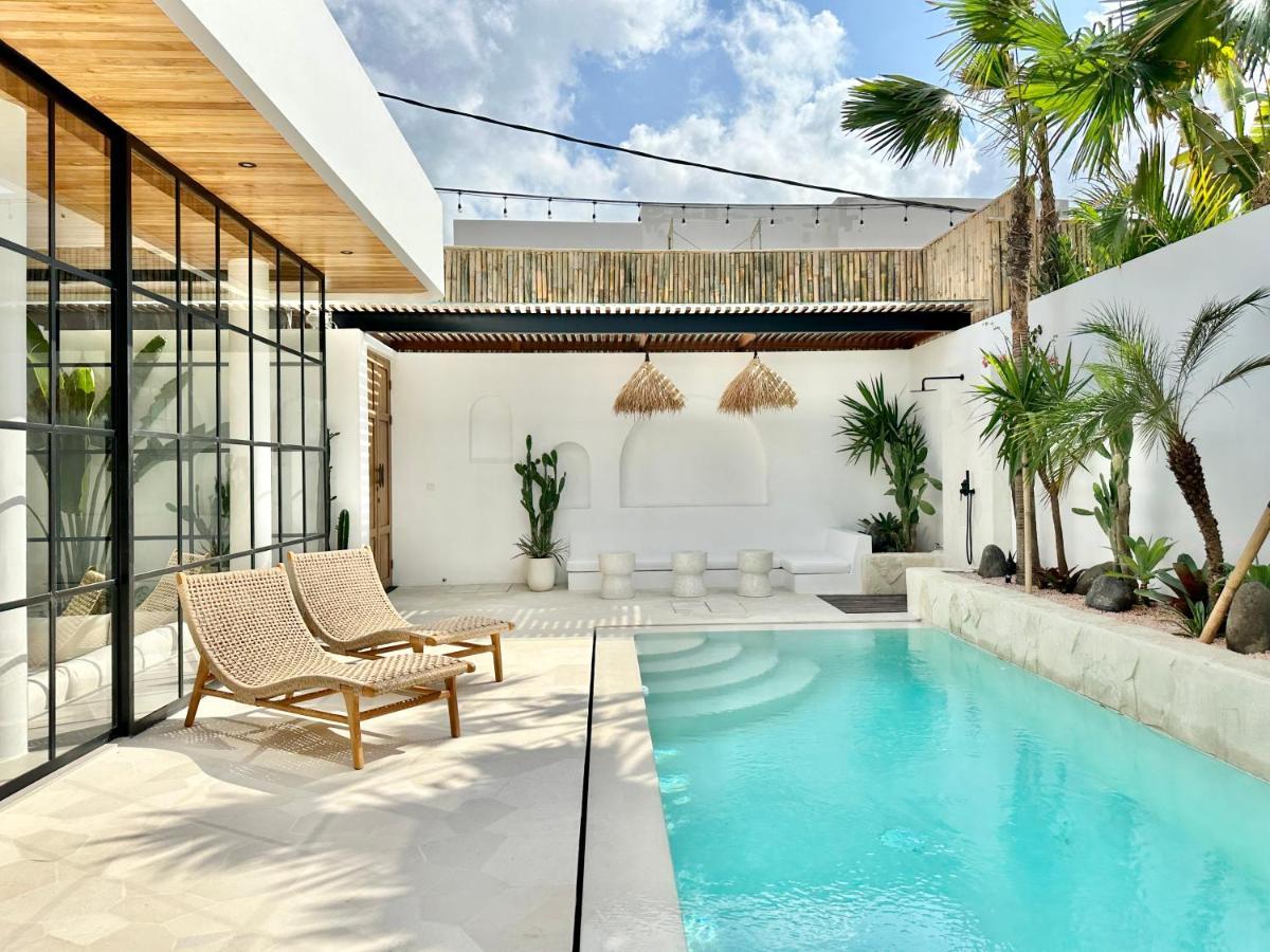 Two- Bedroom Luxury Villa *